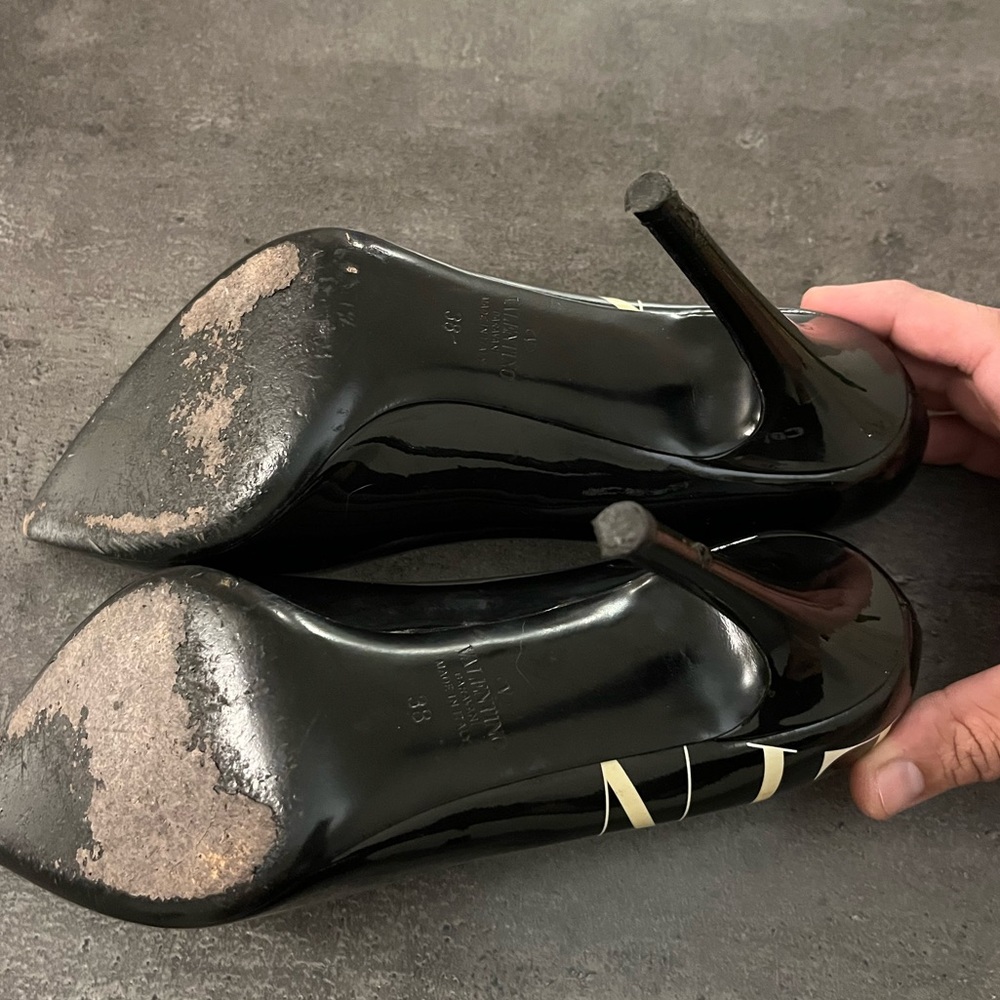 Valentino Black Patent Leather VLTN Pointed-Toe Pumps Size 38